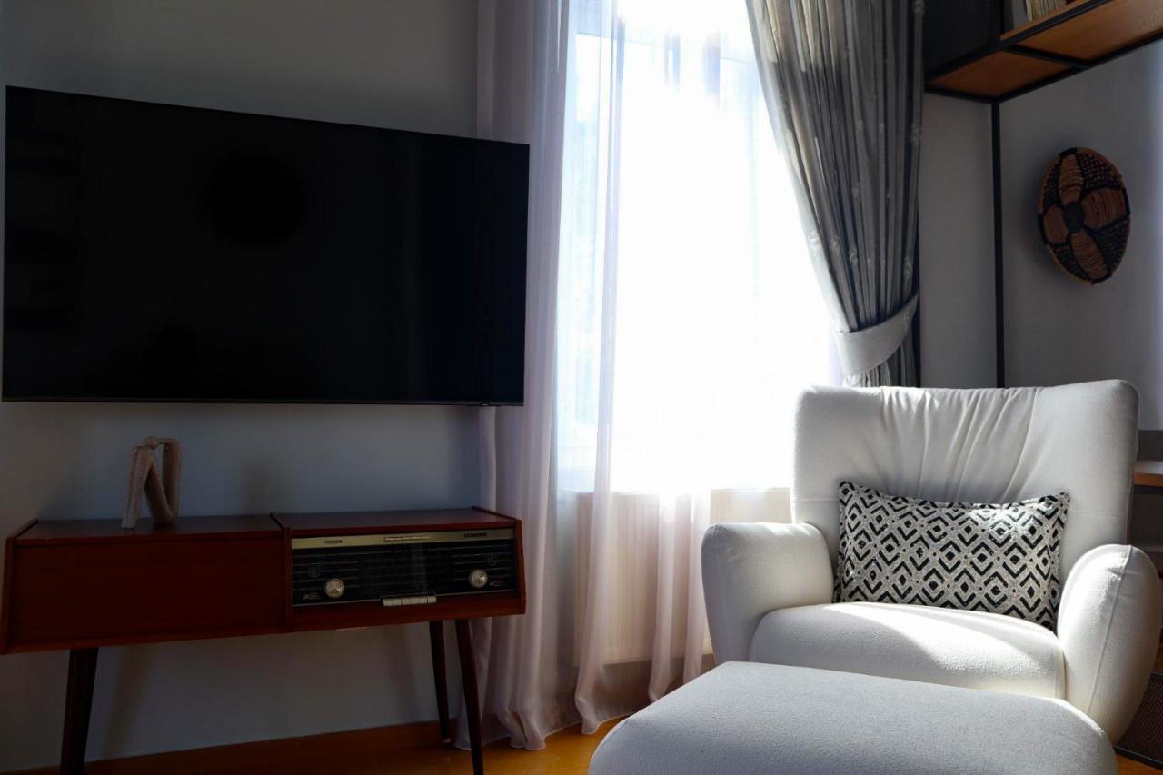 Thiseas Luxury Apartment เอเธนส์ ภายนอก รูปภาพ