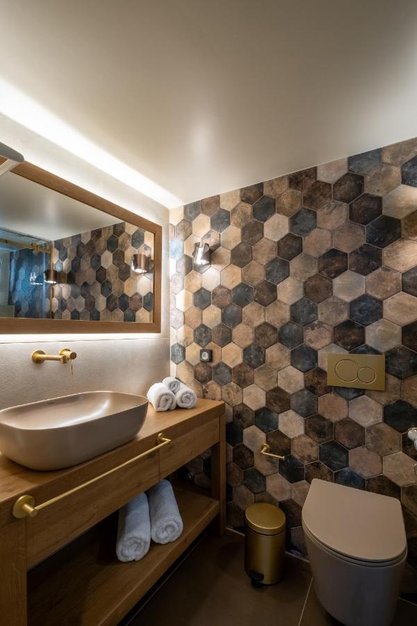 Thiseas Luxury Apartment เอเธนส์ ภายนอก รูปภาพ