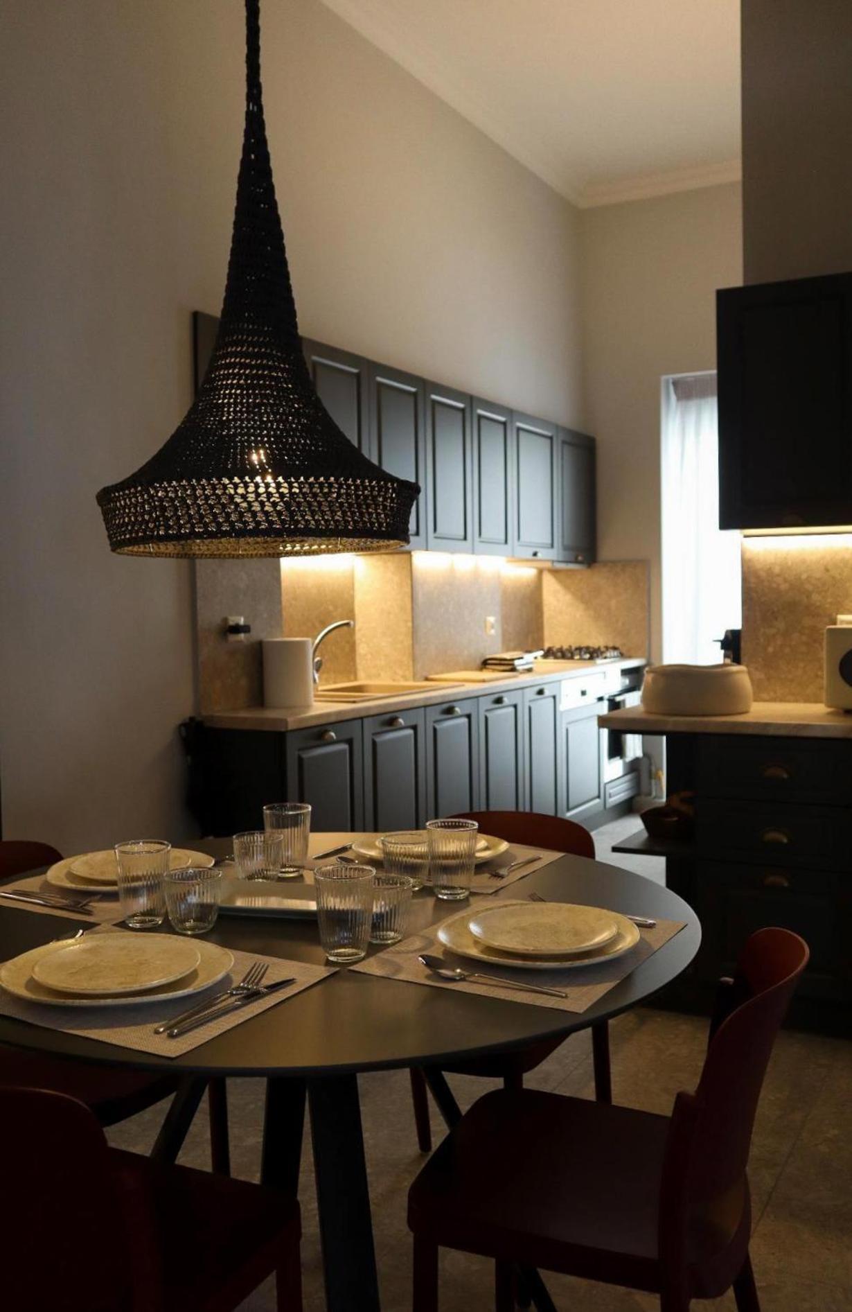 Thiseas Luxury Apartment เอเธนส์ ภายนอก รูปภาพ
